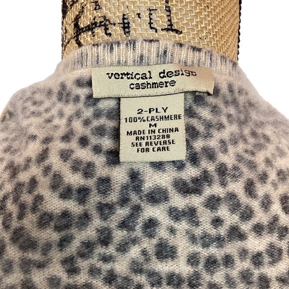 Vertical Design 2-Ply Cashmere Sweater - Picture 9 of 10